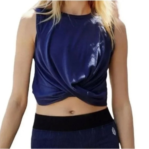 FP Movement by Free People Tops - Free People Movement Undertow Twist Tank Top
Cropped Navy Blue Medium